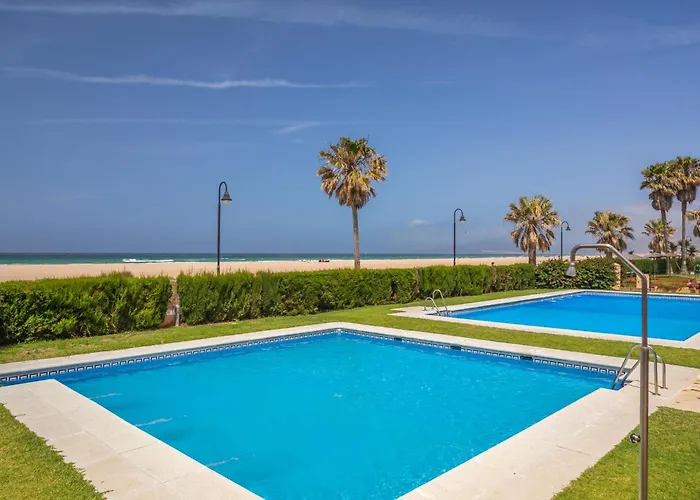 1St Line Beach, Pool, Terrace & Fibre Wifi