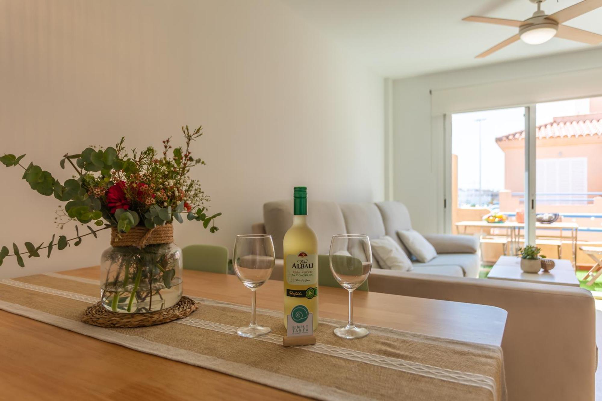 Apartment 1st Line Beach, Pool, Terrace & Fibre Wifi Tarifa