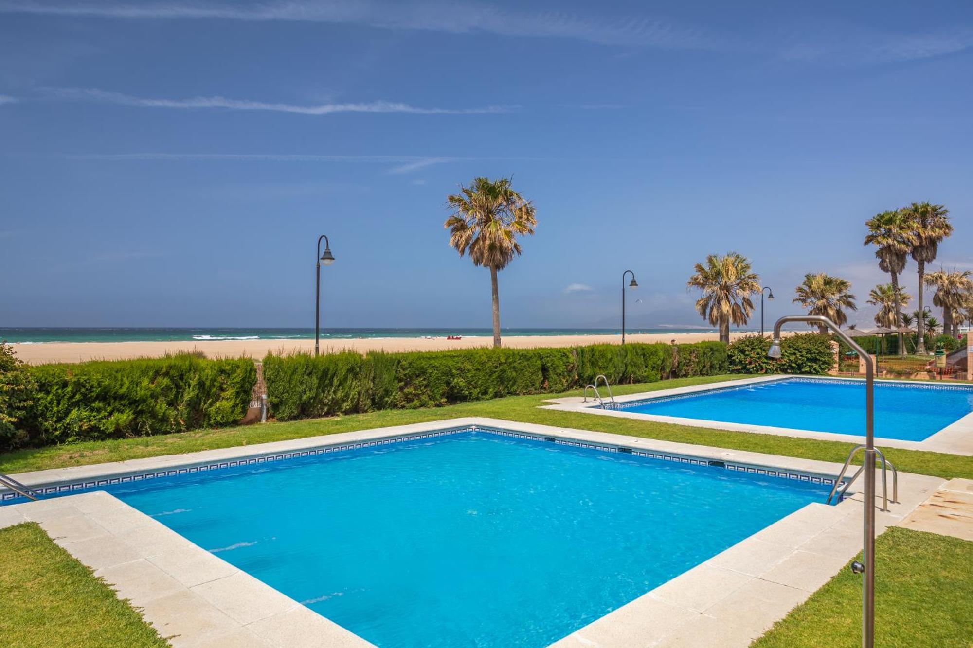 Apartment 1st Line Beach, Pool, Terrace & Fibre Wifi Tarifa