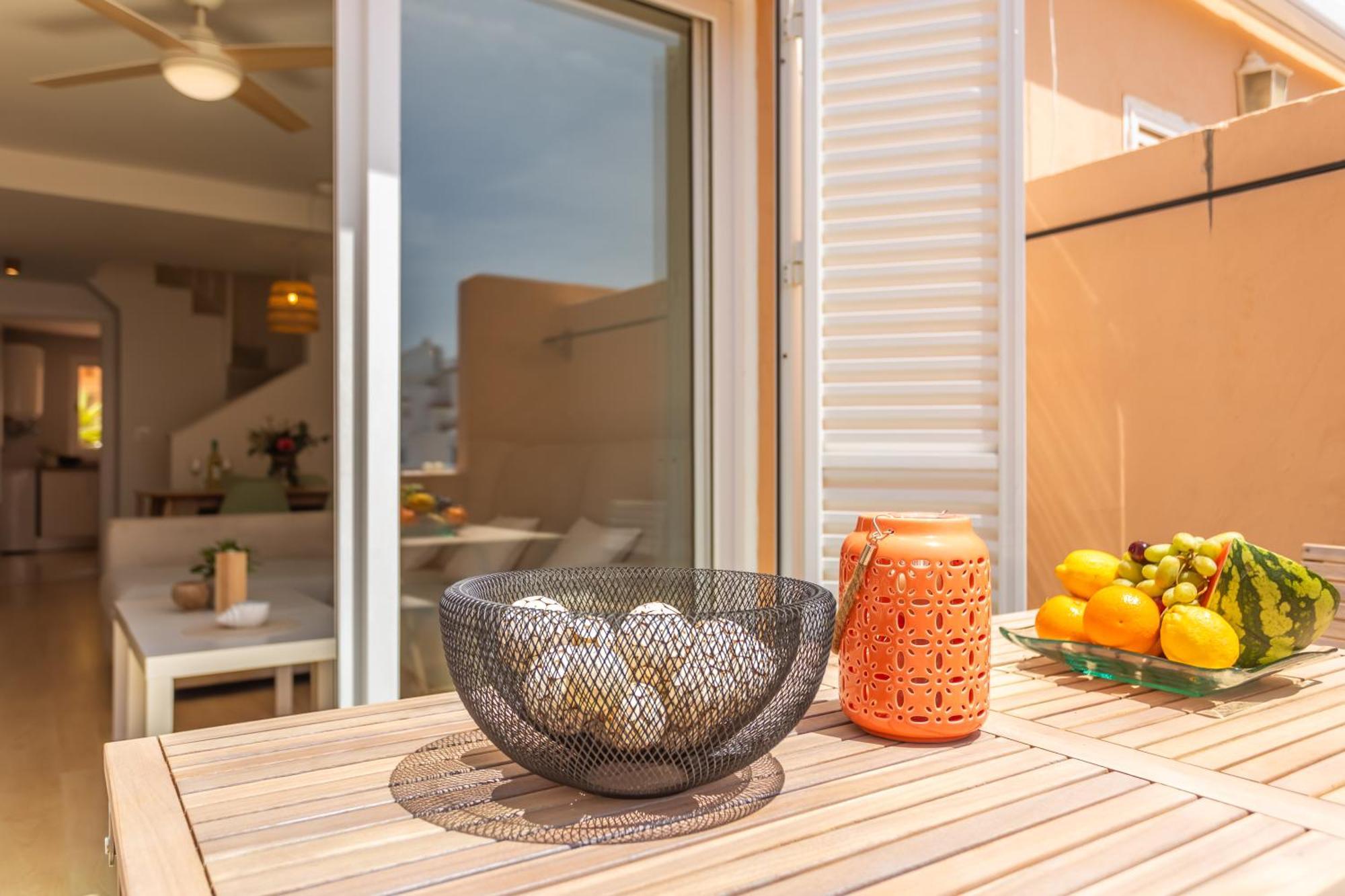 Apartment 1st Line Beach, Pool, Terrace & Fibre Wifi *